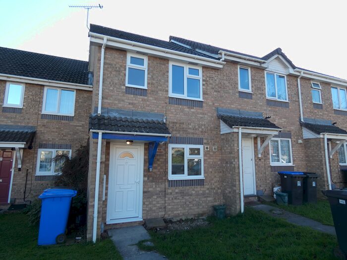 2 Bedroom Property To Rent In 85, Colliers Close, Horsell GU21