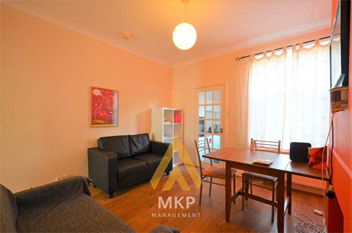 3 Bedroom Terraced House To Rent In Milner Road, Selly Oak, B29