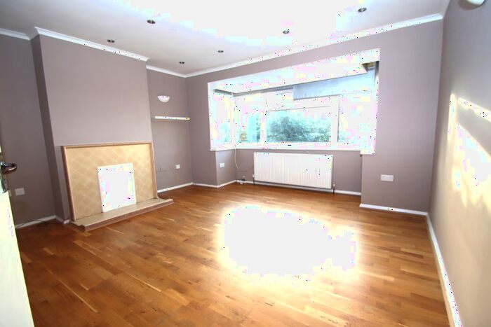 2 Bedroom Maisonette To Rent In The Glade, Southgate, N21