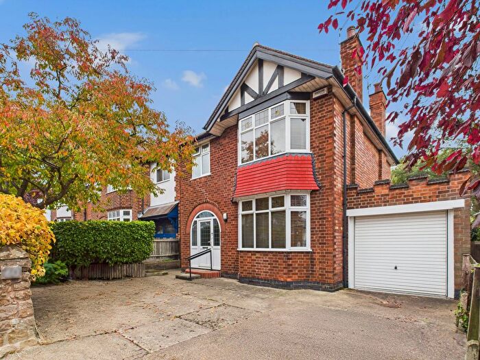 3 Bedroom Detached House For Sale In Thackerays Lane, Woodthorpe, Nottingham, NG5