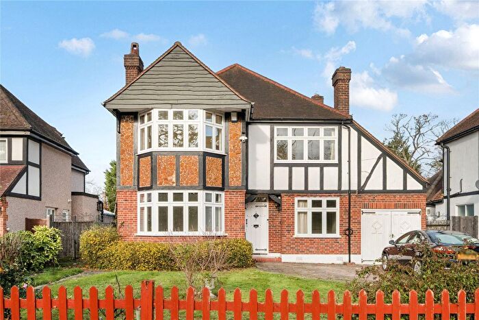 4 Bedroom Detached House For Sale In Woodland Way, West Wickham, BR4