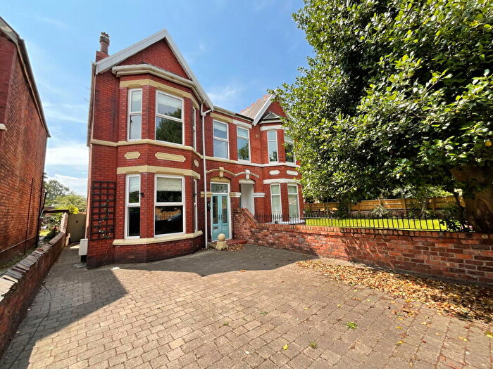 4 Bedroom Semi-Detached House For Sale In Forest Road, Southport, PR8