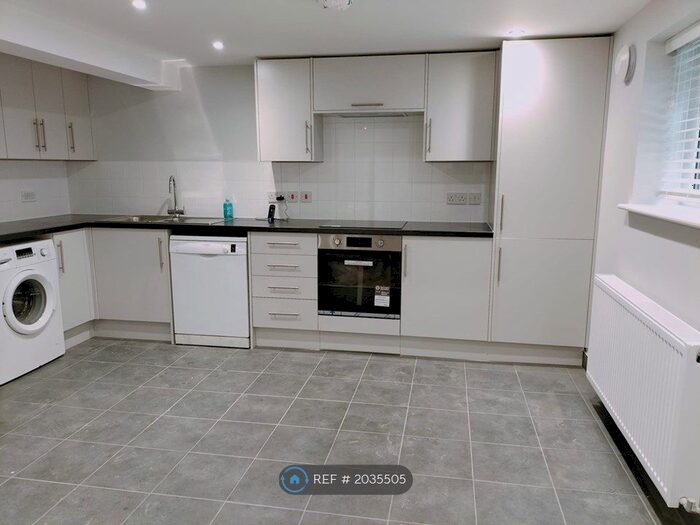 2 Bedroom Flat To Rent In Vincent Avenue, Manchester, M21