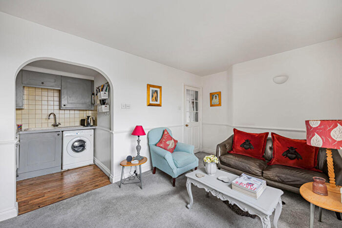 1 Bedroom Apartment For Sale In Ashcroft Road, Cirencester, Gloucestershire, GL7