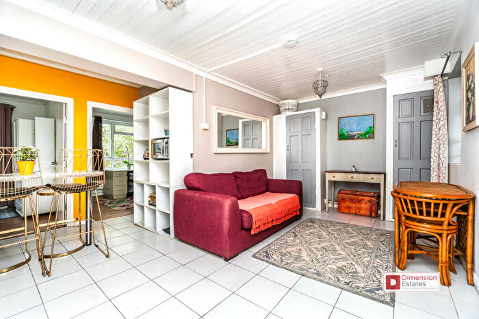 2 Bedroom Flat To Rent In Murray Grove, Hackney, London, N1