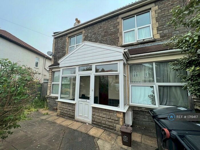 7 Bedroom Terraced House To Rent In North Devon Road, Bristol, BS16