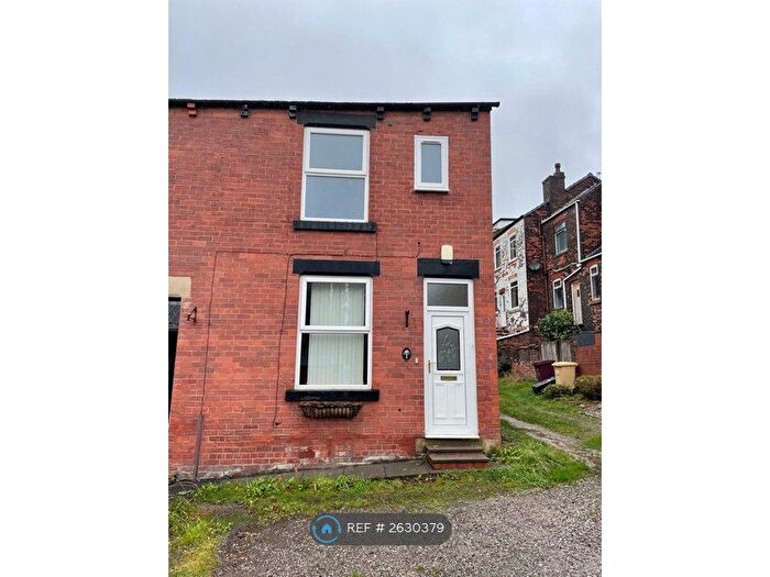 3 Bedroom Semi-Detached House To Rent In Medway Drive, Kearsley, Bolton, BL4