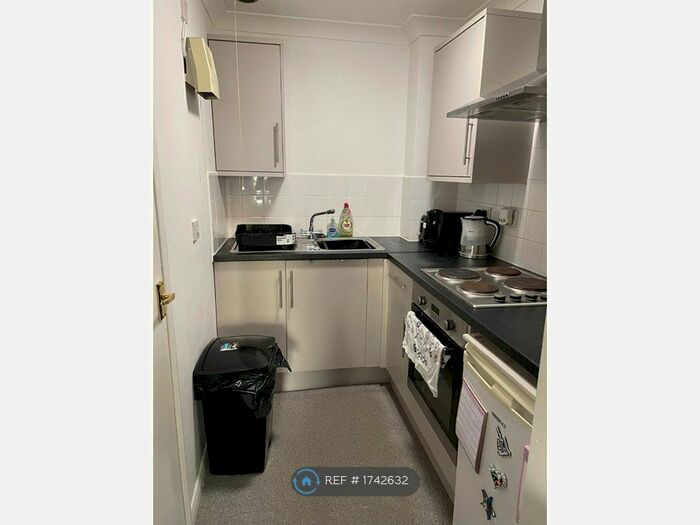 1 Bedroom Flat To Rent In The Cloisters, Lenham, Maidstone, ME17