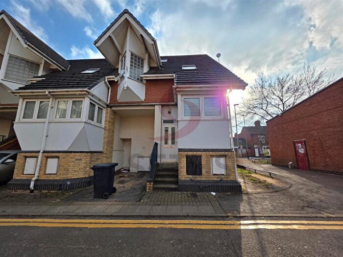5 Bedroom End Of Terrace House To Rent In Martindale Close, Saffron, Leicester, LE2