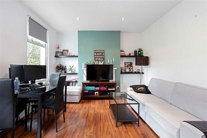 1 Bedroom Flat To Rent In Bassein Park Road, Shepherd's Bush, W12