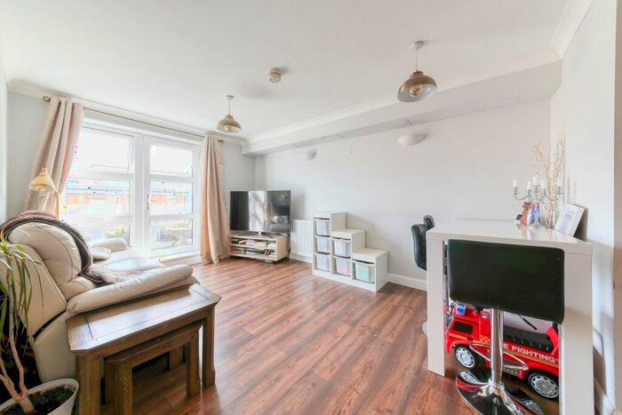 2 Bedroom Flat For Sale In Campbell Road, Croydon, CR0
