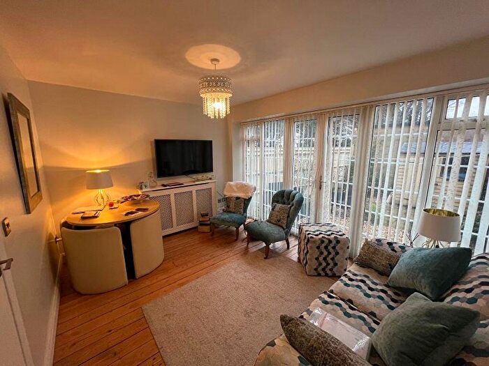 1 Bedroom Flat To Rent In Welbeck Mansions, Welbeck Avenue, Hove, ., BN3