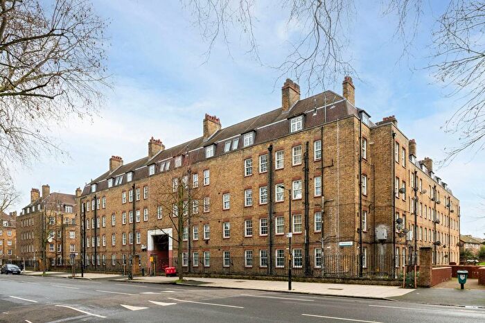 3 Bedroom Flat For Sale In Doddington Grove, Kennington, London, SE17