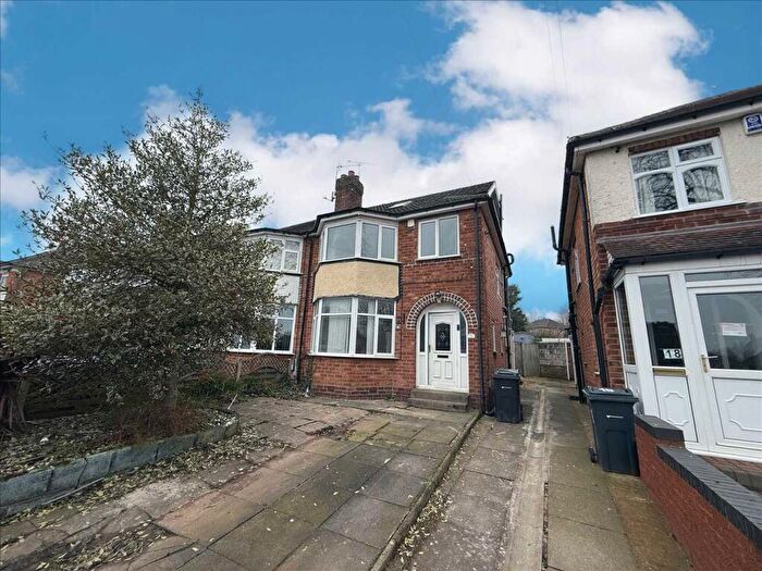 3 Bedroom Semi Detached House To Rent In Shepheard Road, Sheldon, Birmingham, B26