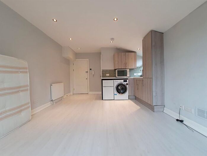 Studio To Rent In Church Lane, London, N8