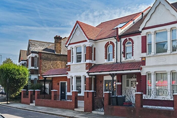 2 Bedroom Flat For Sale In Sutton Lane South, Chiswick, London, W4