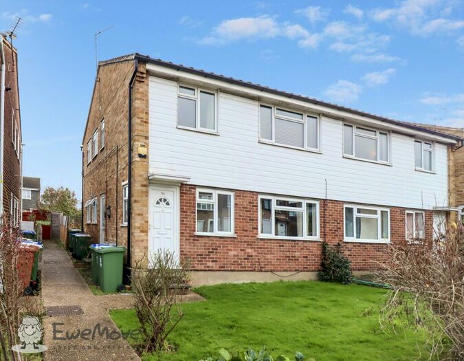 Houses for sale in Orchard Road, Sidcup, DA14