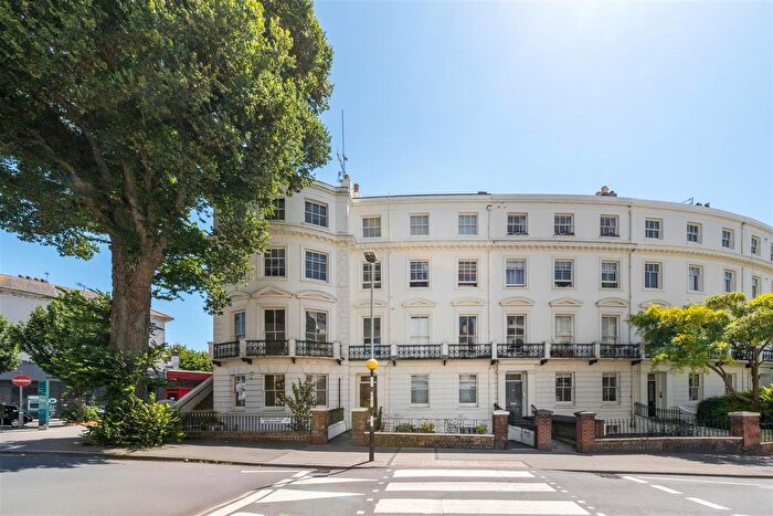 2 Bedroom Flat For Sale In Montpelier Crescent, Brighton, BN1