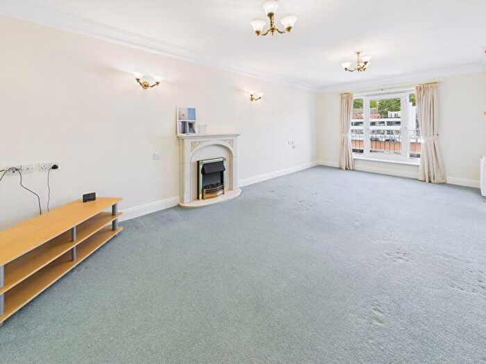 2 Bedroom Retirement Property For Sale In Caterham Valley, CR3