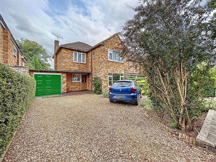 3 Bedroom Detached House For Sale In Sunningdale Avenue, Kenilworth, CV8