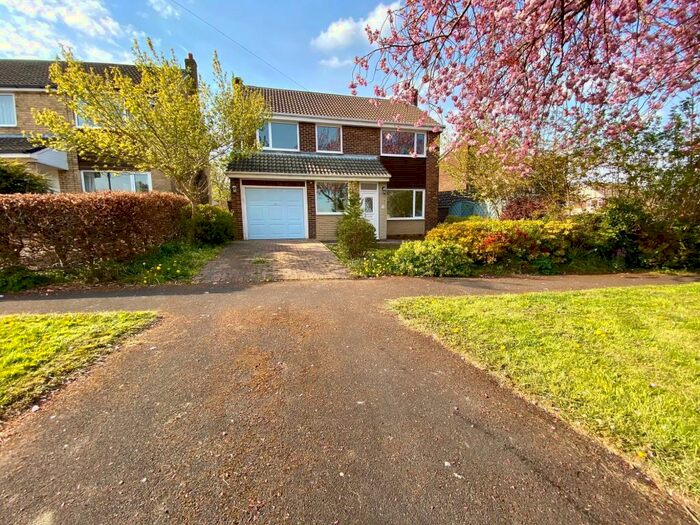 4 Bedroom Detached House To Rent In Dartmouth Avenue, Huddersfield, HD5