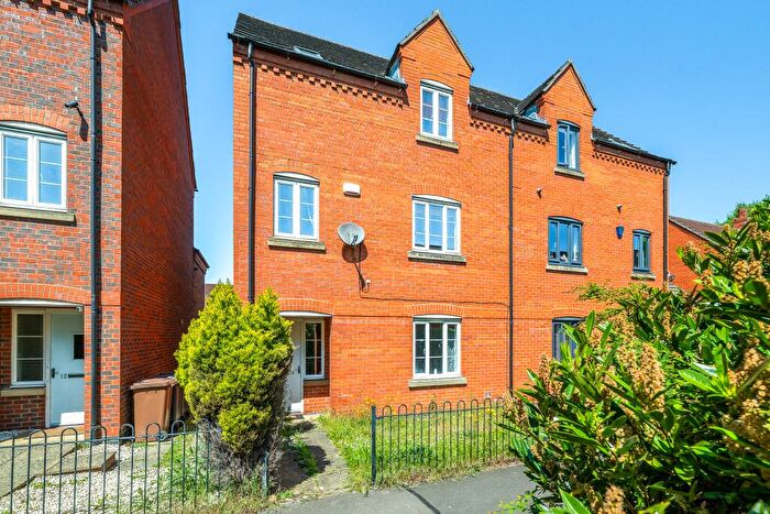 4 Bedroom Semi-Detached House To Rent In Exley Square, Lincoln, Lincoln, LN2
