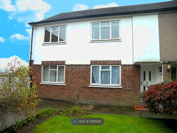 2 Bedroom Maisonette To Rent In Queen Elizabeth Court, High Barnet, Barnet, EN5