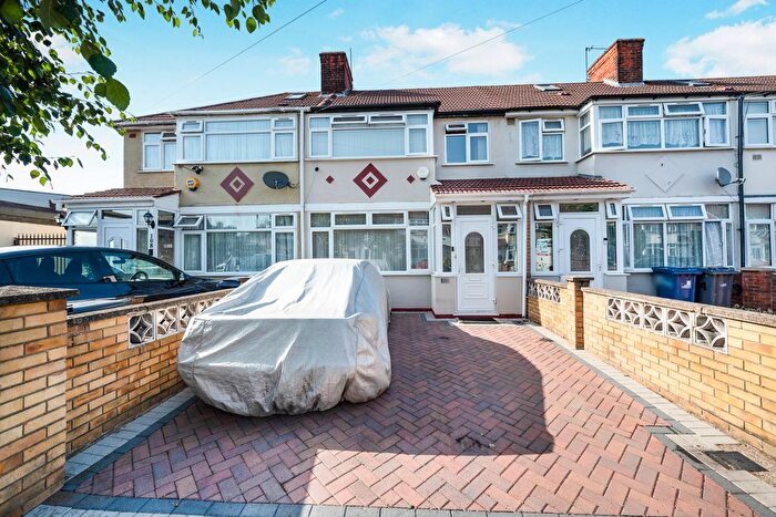 3 Bedroom Terraced House For Sale In Marlborough Road, Southall, UB2