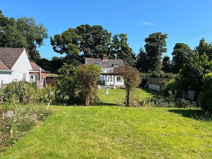 2 Bedroom Detached House For Sale In Homestead Lane, East Studdal, Kent, CT15