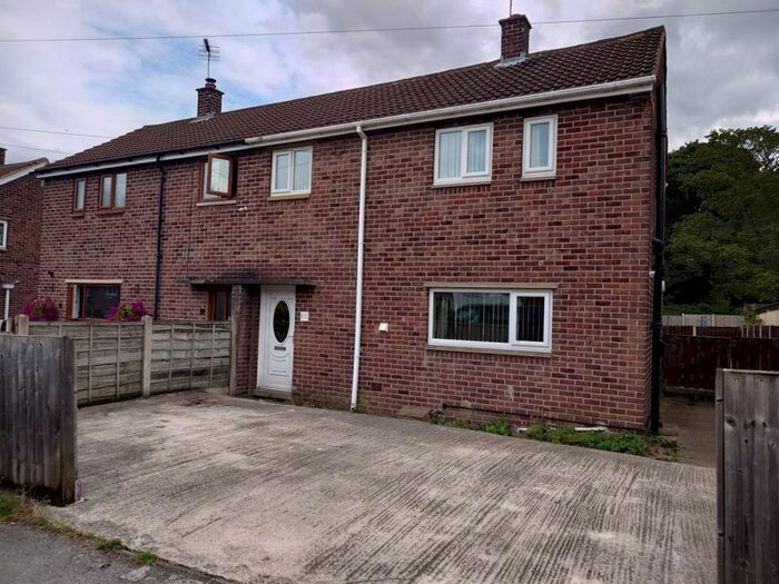 3 Bedroom Semi-Detached House To Rent In Handsworth Road, Wakefield, WF2
