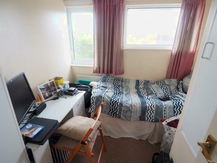 6 Bedroom End Of Terrace House To Rent In Stanway Close, Bath, BA2