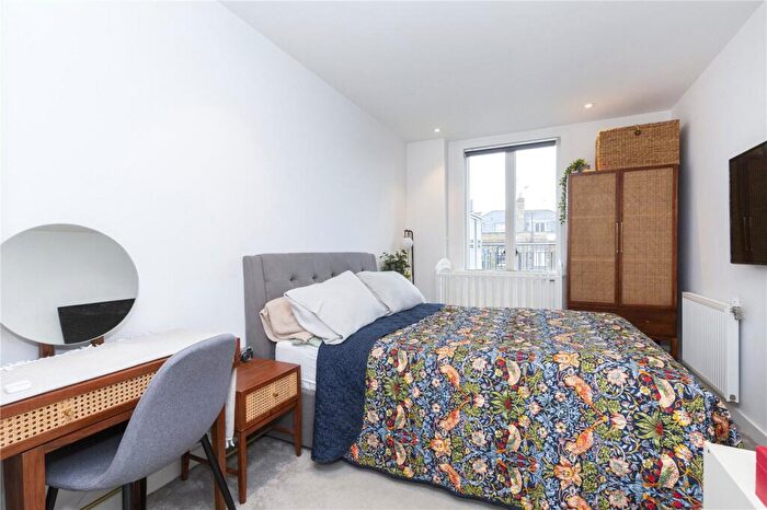 2 Bedroom Apartment To Rent In Esther Anne Place, London, N1
