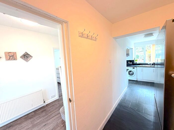 Semi-detached House For Sale In Haunch Lane, Birmingham, West Midlands, B13