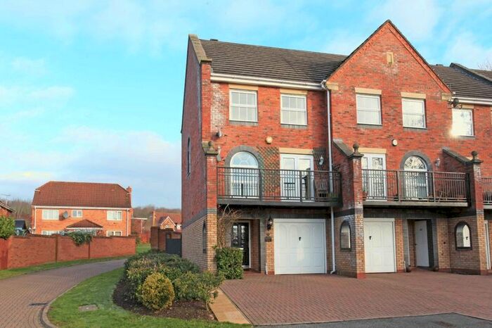 3 Bedroom Property To Rent In Collett Way, Priorslee, Telford, TF2