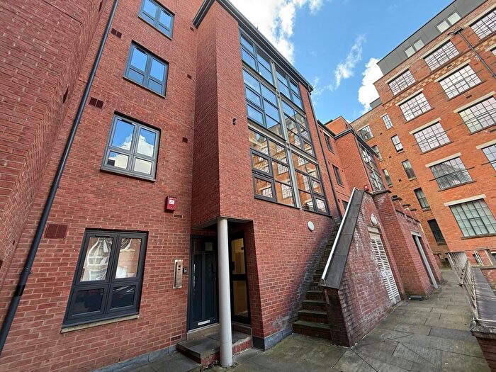 2 Bedroom Flat To Rent In Trivett Square, Nottingham, NG1