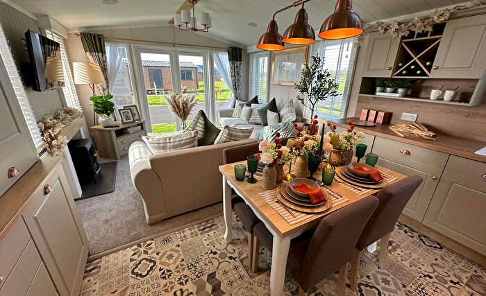 2 Bedroom Mobile/park Home For Sale In Moor Lane, Nottage, Porthcawl, CF36