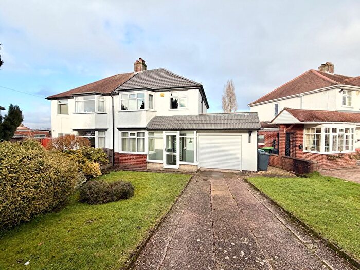 3 Bedroom Semi Detached House For Sale In Pine Road, Tividale, Oldbury, B69