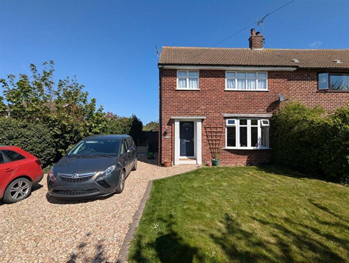 3 Bedroom Semi-Detached House For Sale In Meadow Lane, Weston, Newark, NG23
