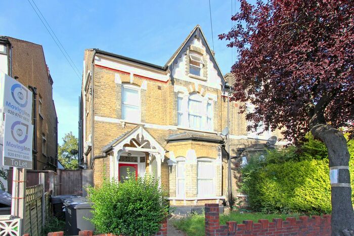 Studio To Rent In The Crescent, Selhurst, Surrey, CR0