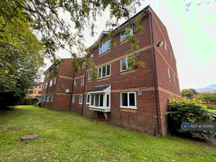 1 Bedroom Flat To Rent In Lowestoft Drive, Slough, SL1