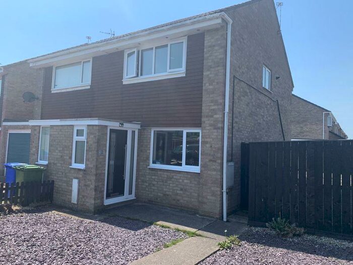 2 Bedroom Semi-Detached House To Rent In Bromley Gardens, Blyth, NE24