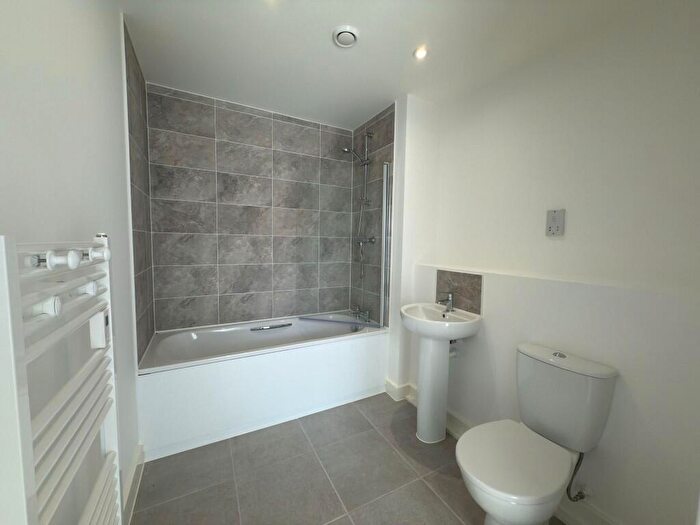 1 Bedroom Apartment For Sale In Hempshaw Lane, Offerton, Stockport, SK2