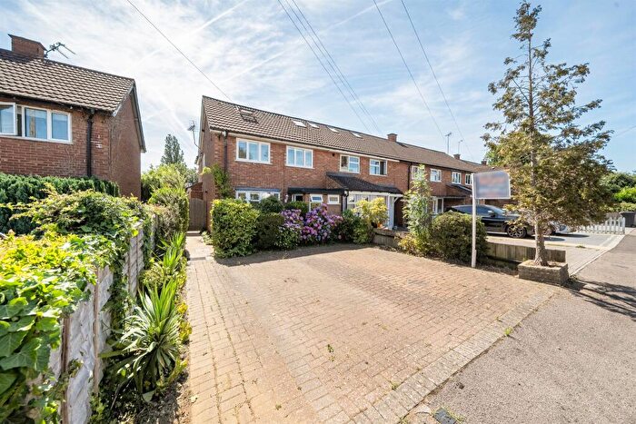 4 Bedroom End Of Terrace House For Sale In Howard Close, St. Albans, AL1