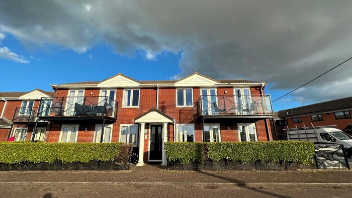2 Bedroom Flat To Rent In Beach Road, Kewstoke, Weston-Super-Mare, BS22