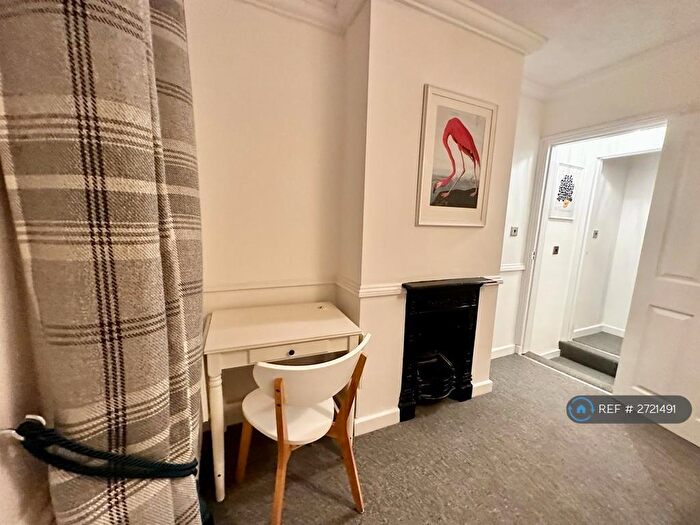 3 Bedroom End Of Terrace House To Rent In Hawk Cottage, Reading, RG1