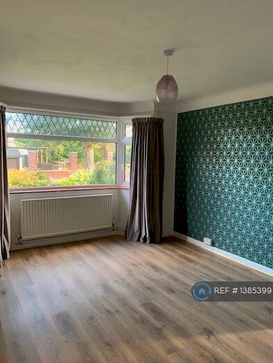 3 Bedroom Semi-Detached House To Rent In Meadowcroft, Heswall, Wirral, CH60