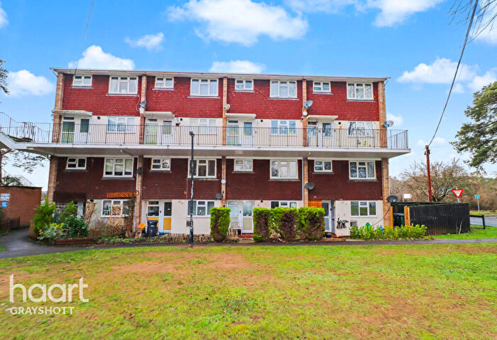 3 Bedroom Maisonette For Sale In Kildare Close, Bordon, GU35