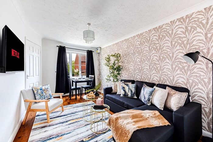 2 Bedroom Flat To Rent In Shenley Brook End, MK5