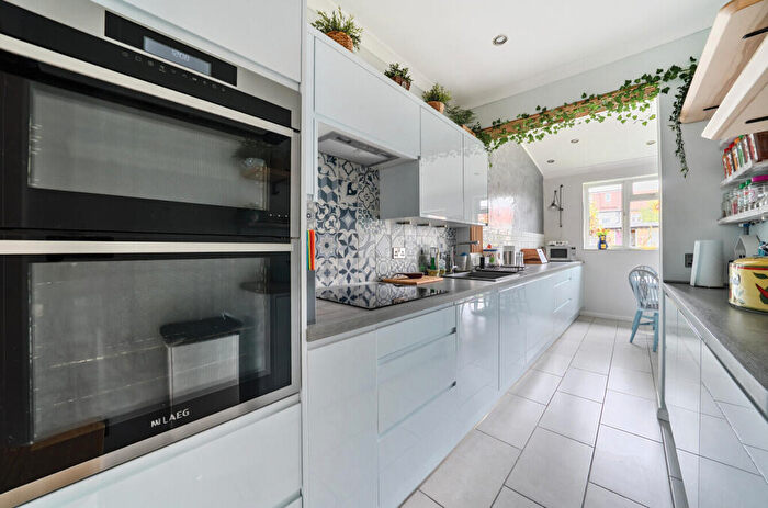3 Bedroom Terraced House For Sale In Manor Road, Mitcham, CR4