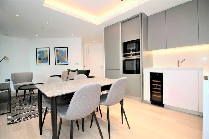 2 Bedroom Flat To Rent In Carrara Tower, City Road, Islington, EC1V